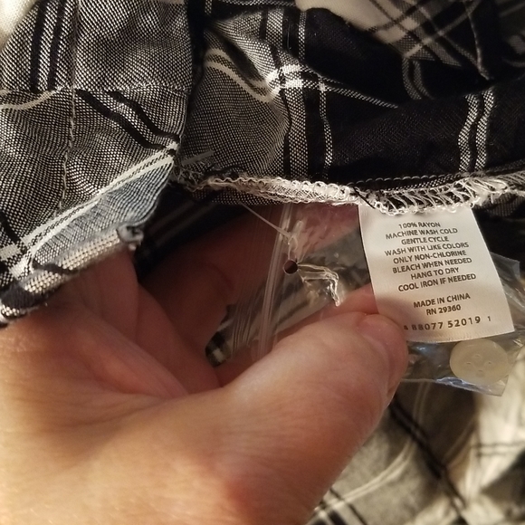 Button down blouse - Picture 4 of 4